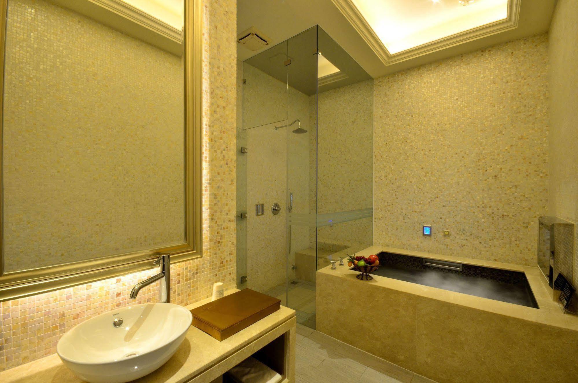 Hea Duenn Motel Taichung Exterior photo
